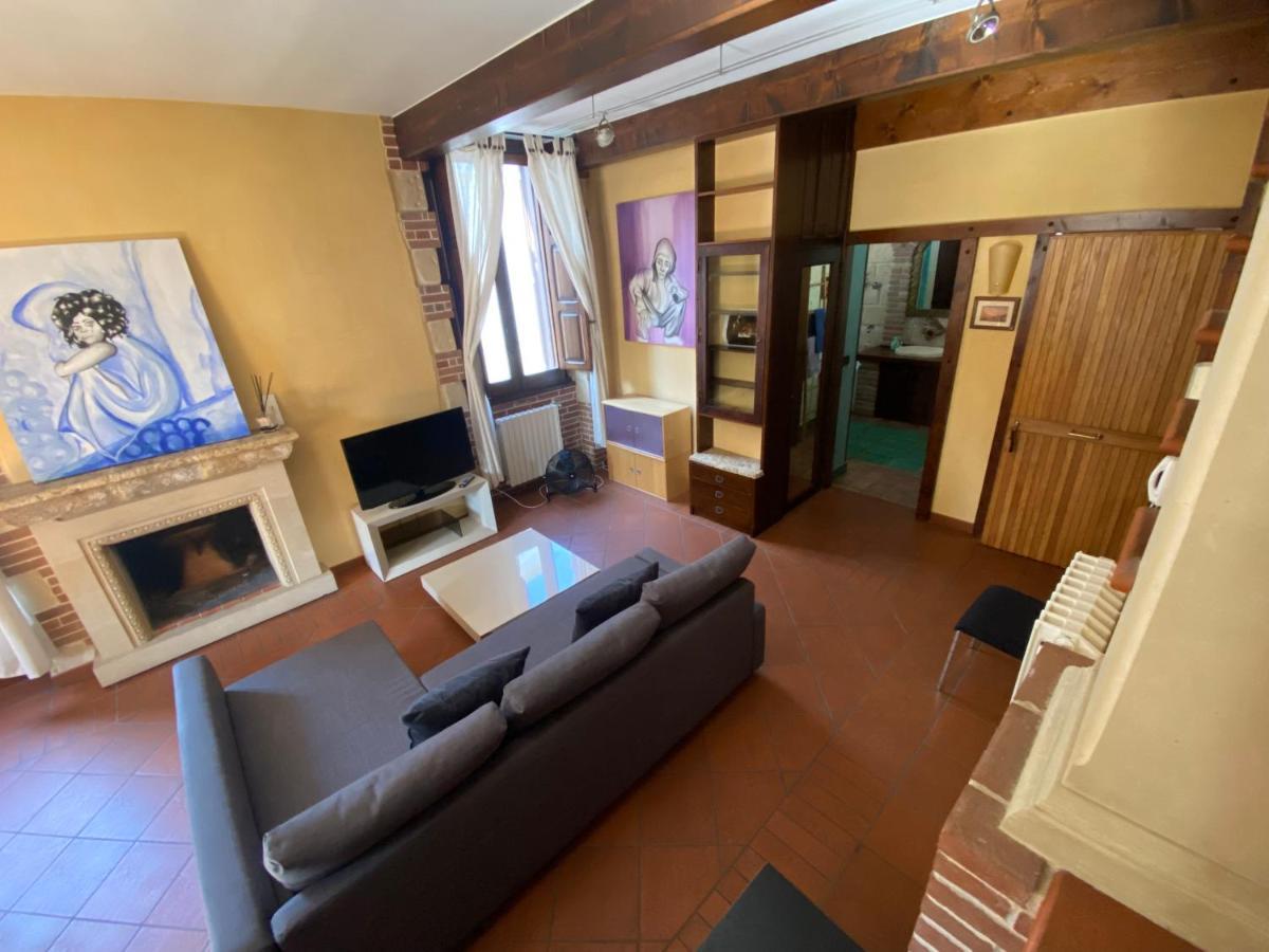 דירות לצ'ה Casa Chiara, Roof Terrace, 100M To The Historical Center מראה חיצוני תמונה