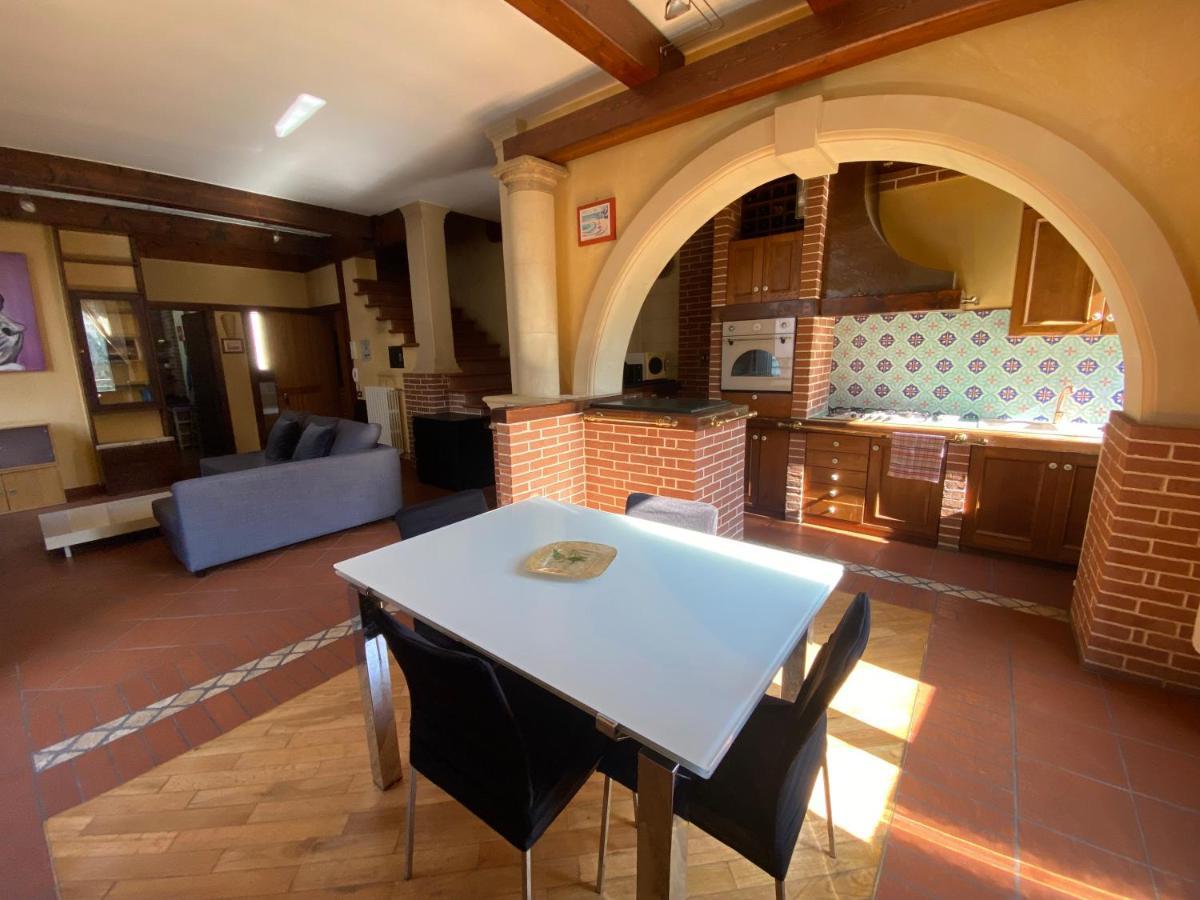 דירות לצ'ה Casa Chiara, Roof Terrace, 100M To The Historical Center מראה חיצוני תמונה